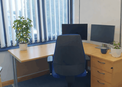 1 desk external office